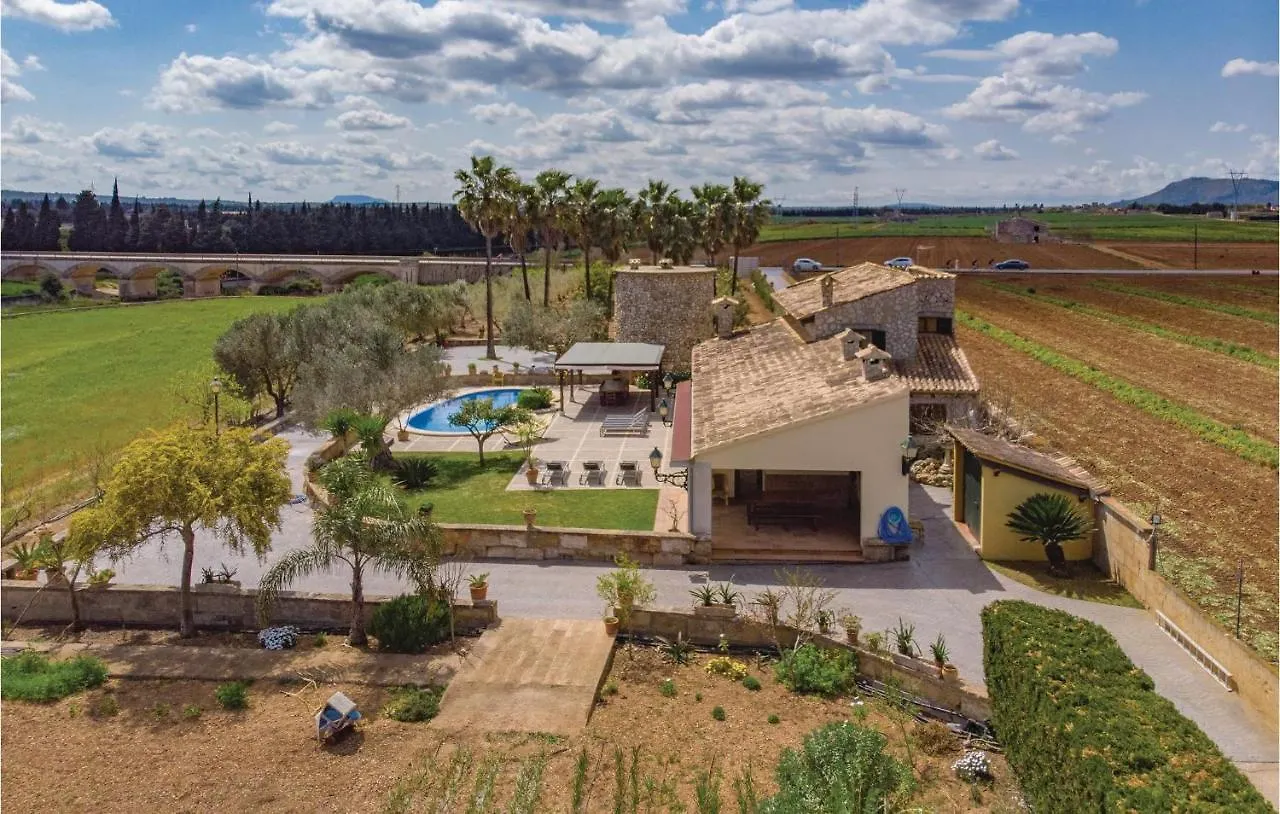 4 Bedroom Lovely Home In Muro San Lorenzo  Holiday home