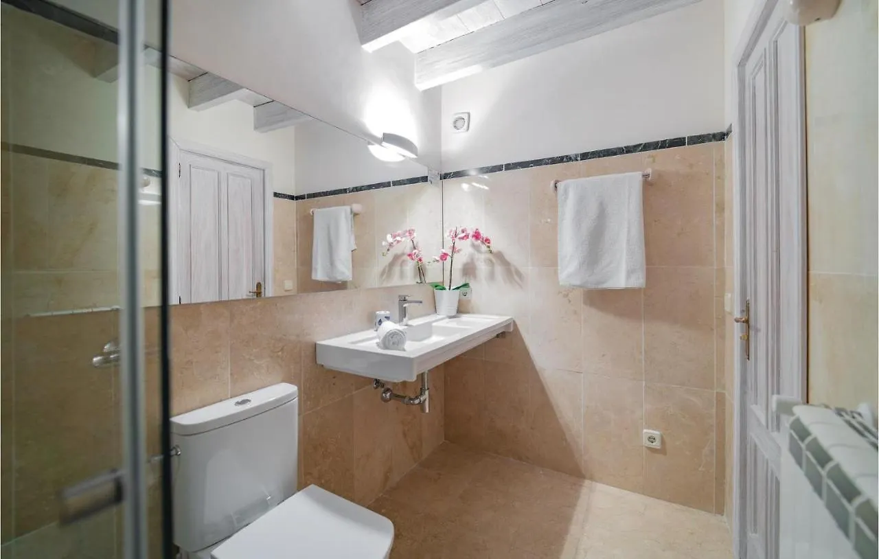 4 Bedroom Lovely Home In Muro San Lorenzo  Holiday home