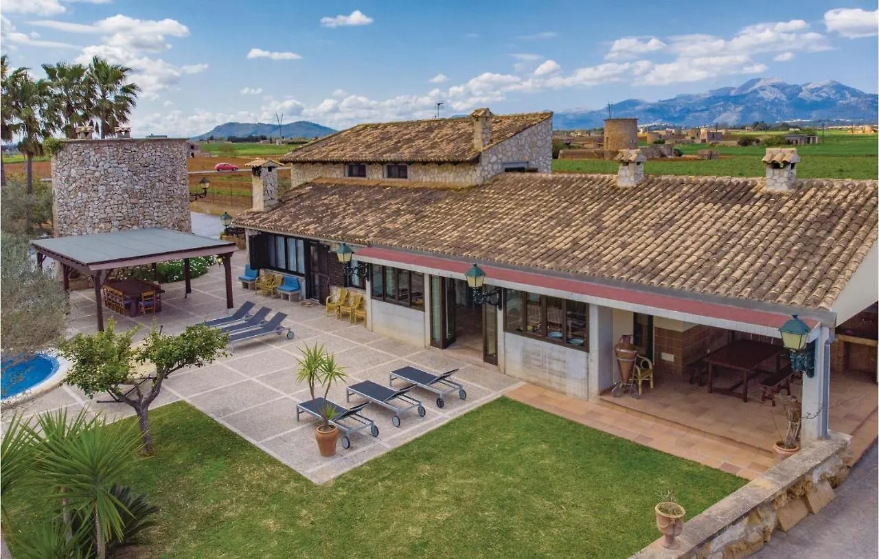 4 Bedroom Lovely Home In Muro San Lorenzo  Holiday home