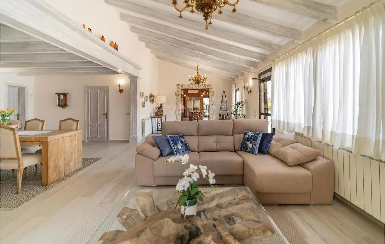 4 Bedroom Lovely Home In Muro San Lorenzo  Spain